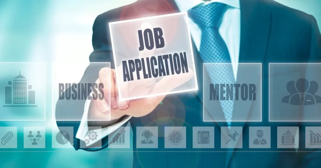 スーツを着た人物が、転職活動を象徴する「JOB APPLICATION」と書かれたボタンを指差している。背景には「BUSINESS」や「MENTOR」など、転職戦略に関連したキーワードが並んでいる。